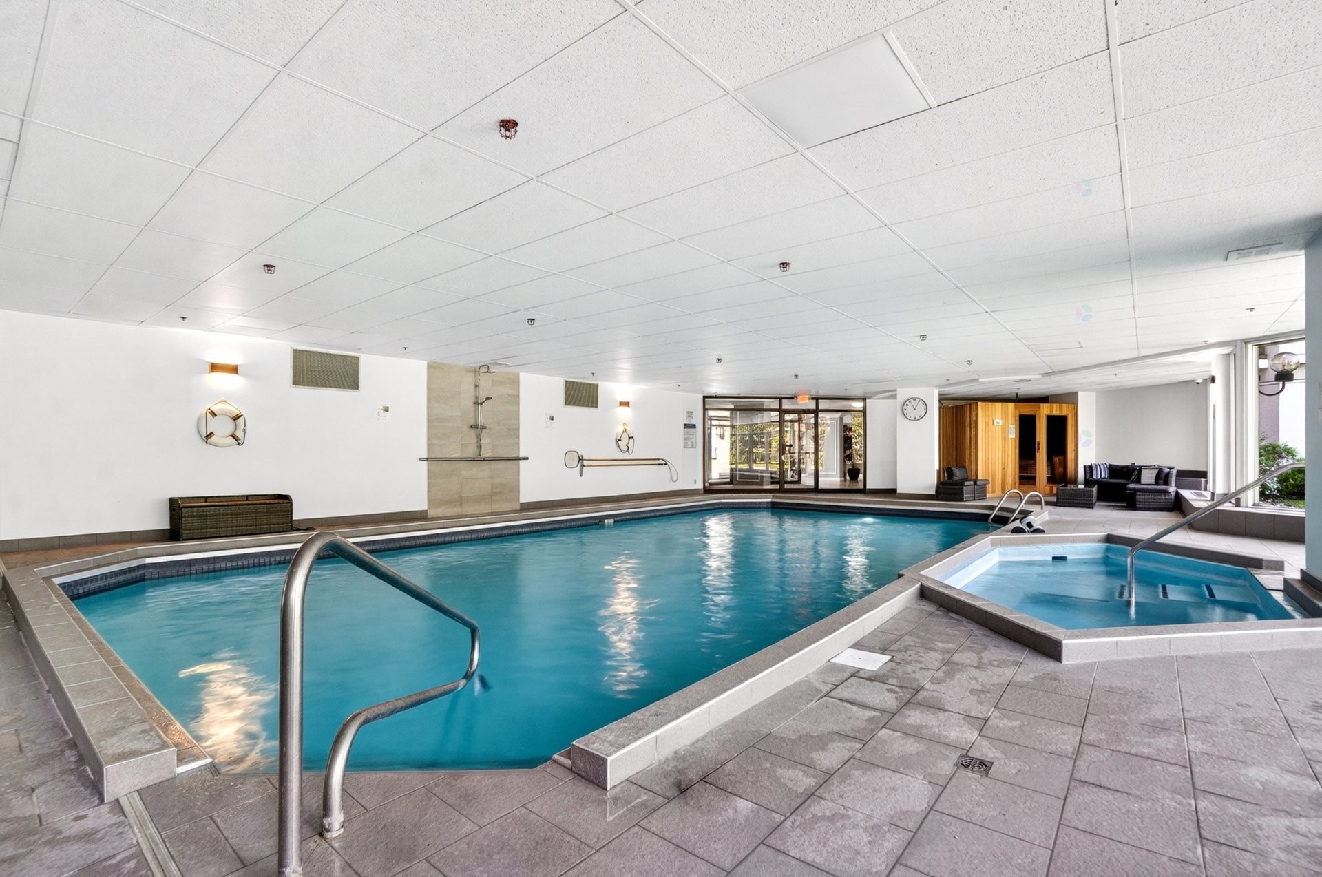 









8255


Boul. St-Laurent

, 1102,
Brossard,




QC
J4X2A7

