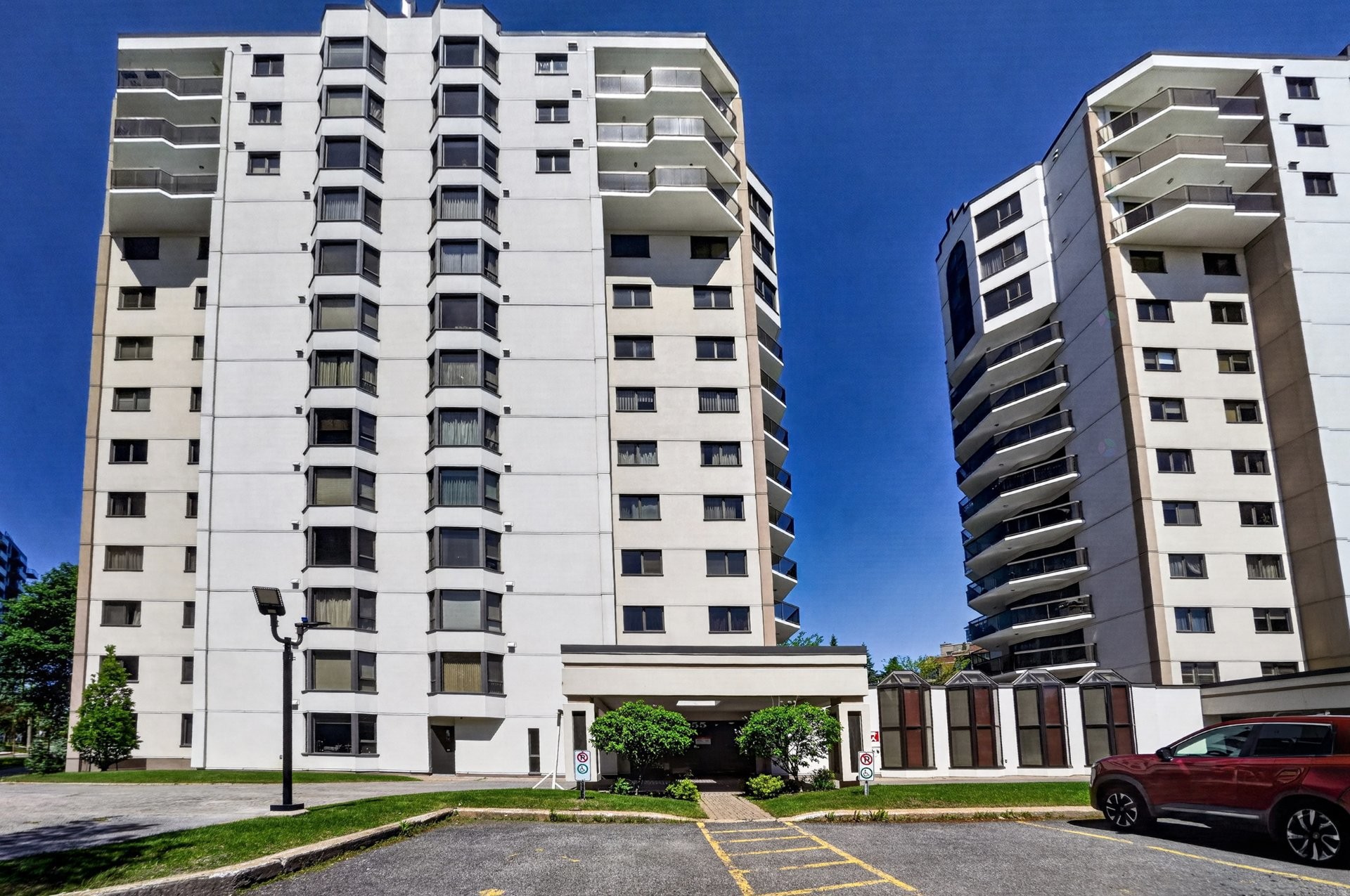 









8255


Boul. St-Laurent

, 1102,
Brossard,




QC
J4X2A7

