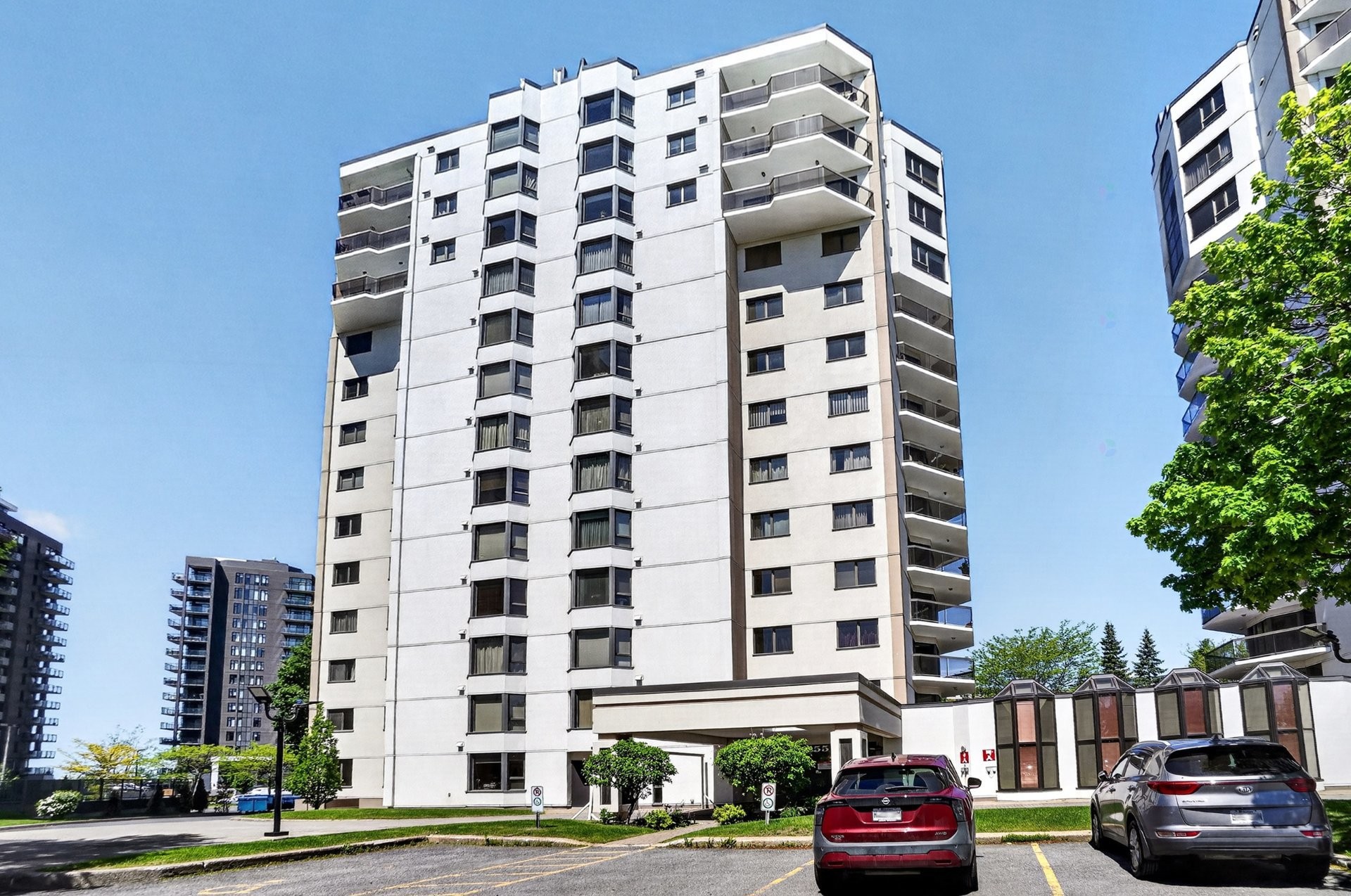 









8255


Boul. St-Laurent

, 1102,
Brossard,




QC
J4X2A7

