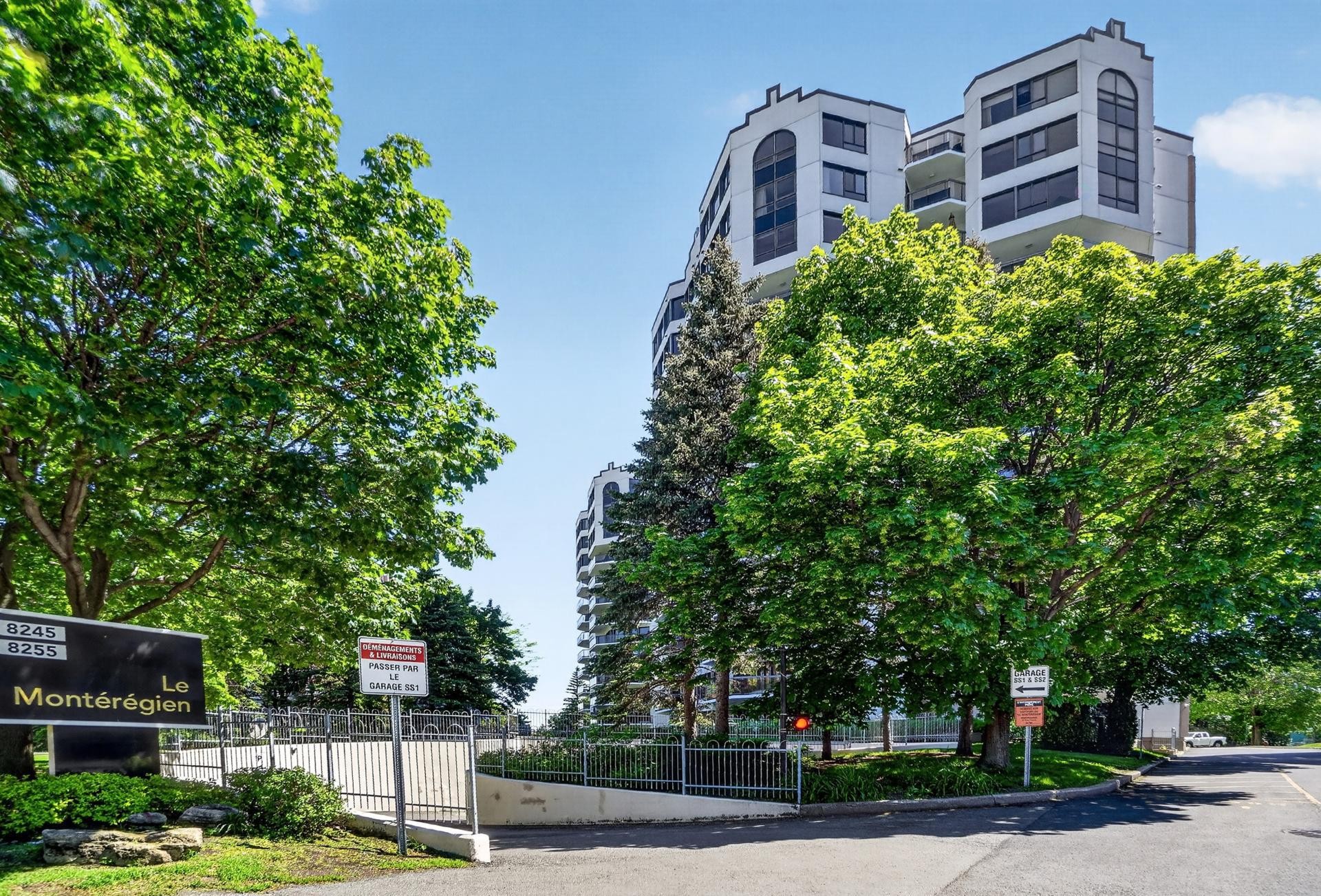 









8255


Boul. St-Laurent

, 1102,
Brossard,




QC
J4X2A7

