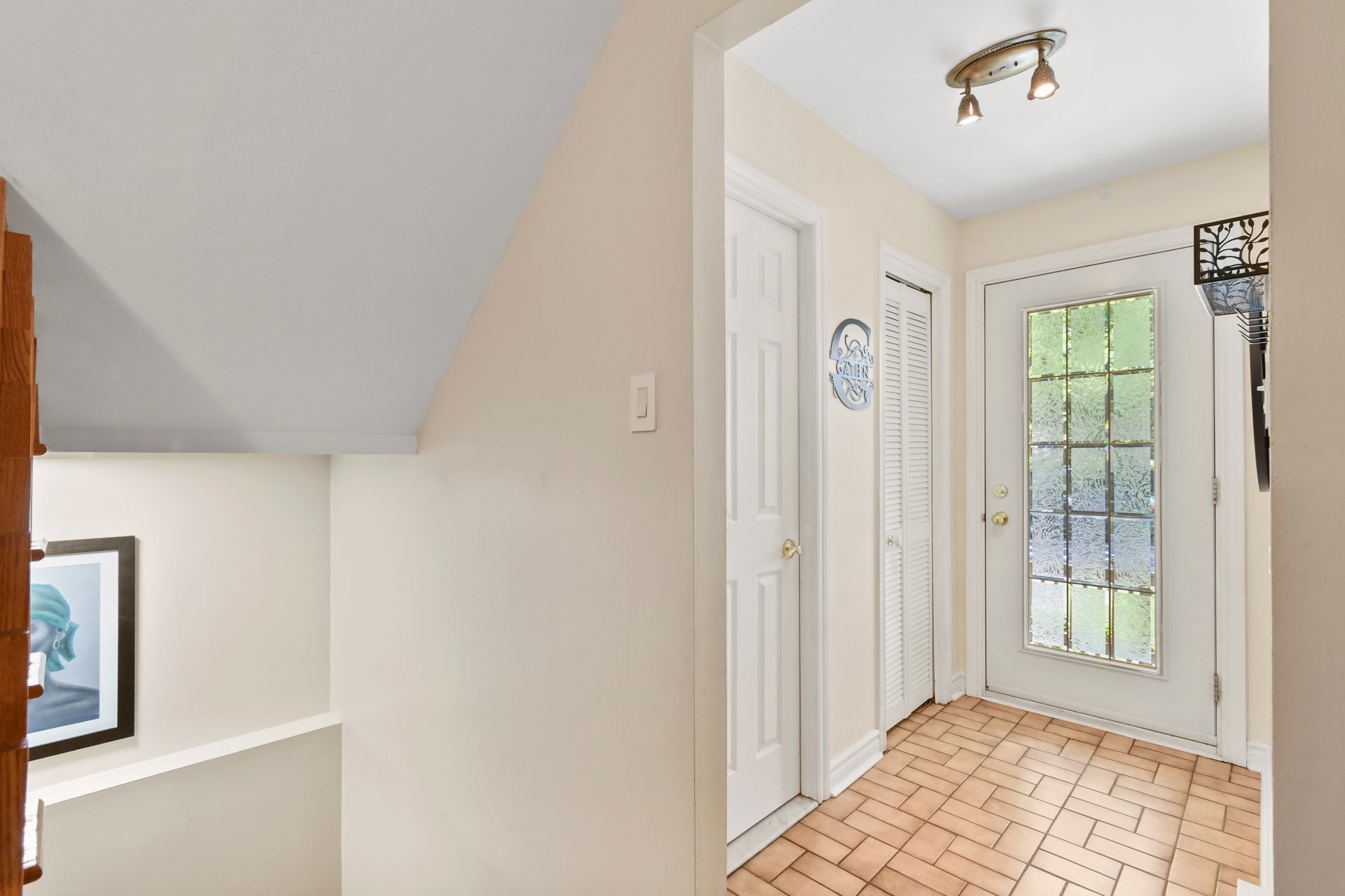 









158


Av. Mermoz

,
Candiac,




QC
J5R4T2

