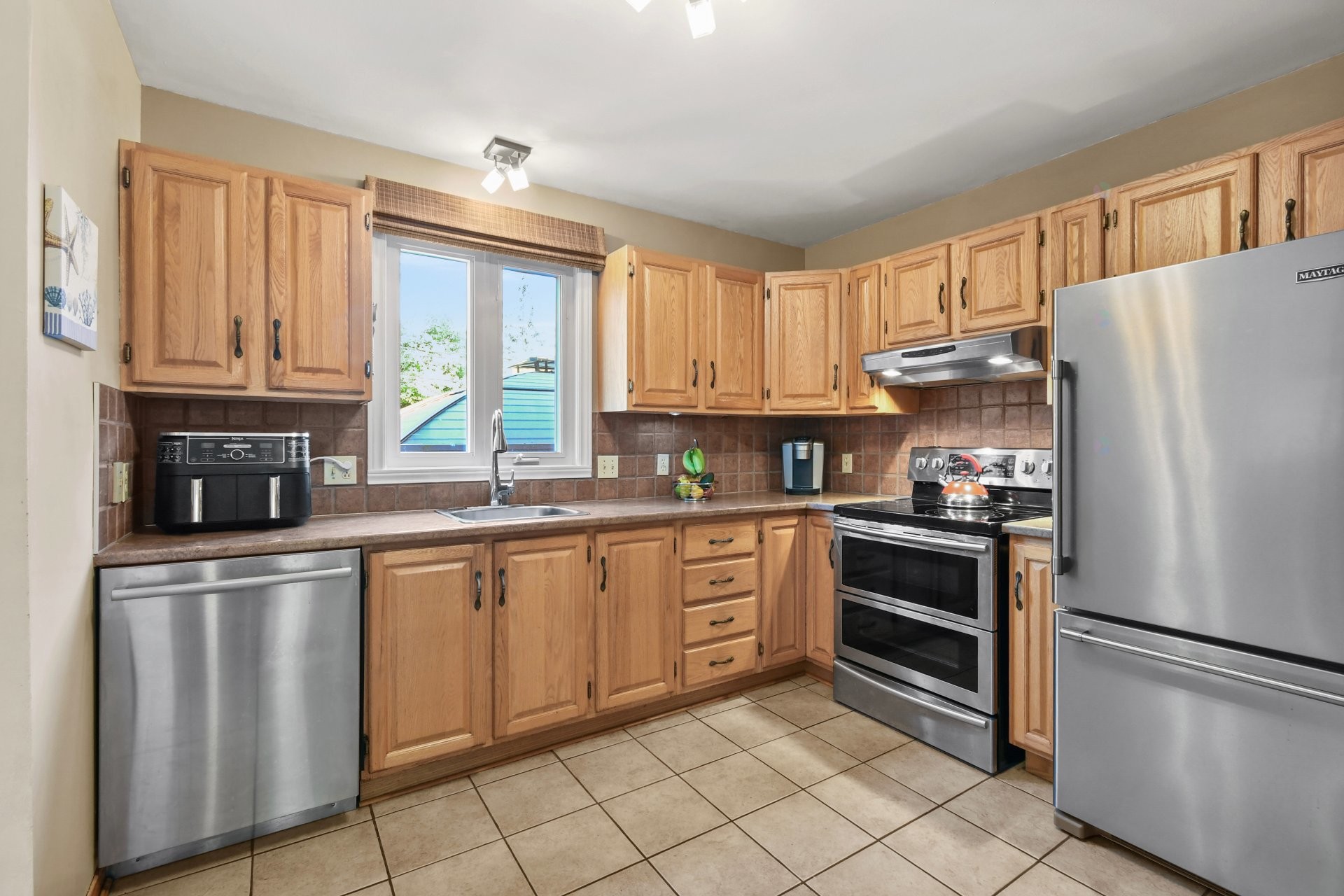 









158


Av. Mermoz

,
Candiac,




QC
J5R4T2

