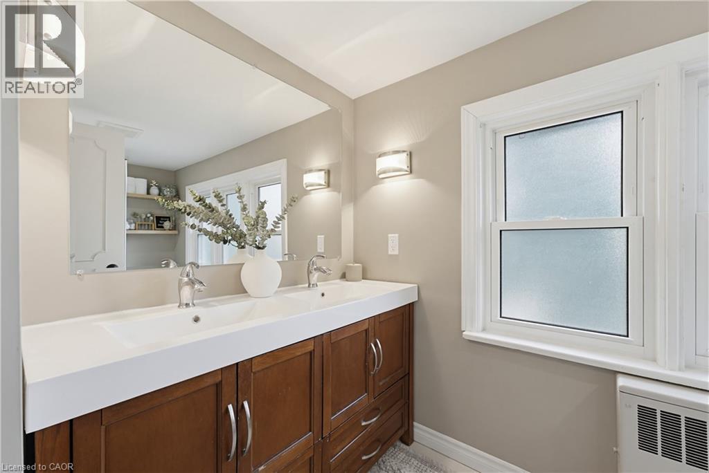 












3623 NAFZIGER Road

,
Wellesley,




Ontario
N0B2T0


