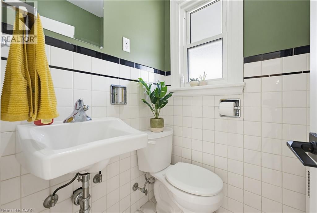












3623 NAFZIGER Road

,
Wellesley,




Ontario
N0B2T0

