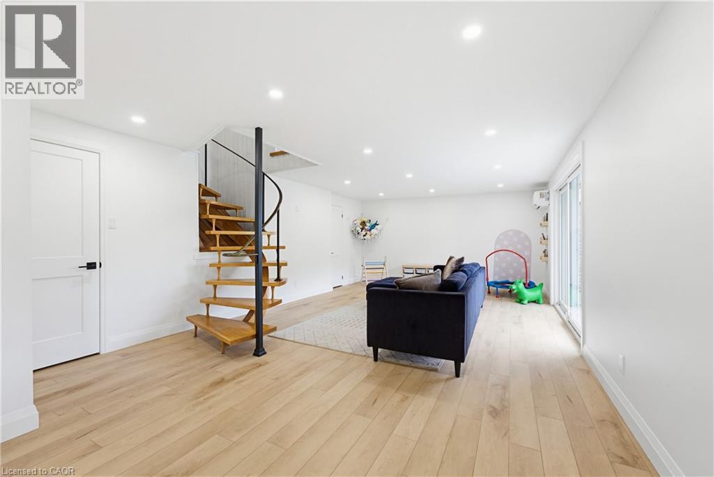 












3623 NAFZIGER Road

,
Wellesley,




Ontario
N0B2T0

