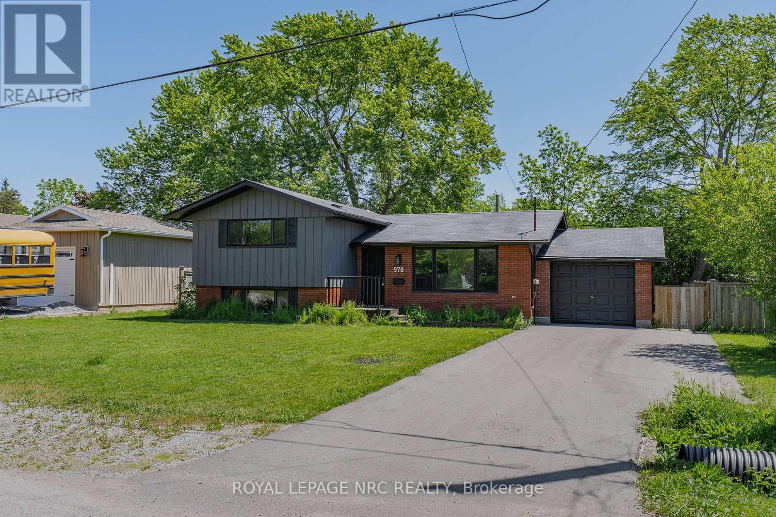 












970 PARKDALE AVENUE

,
Fort Erie (Crescent Park),




Ontario
L2A5B6

