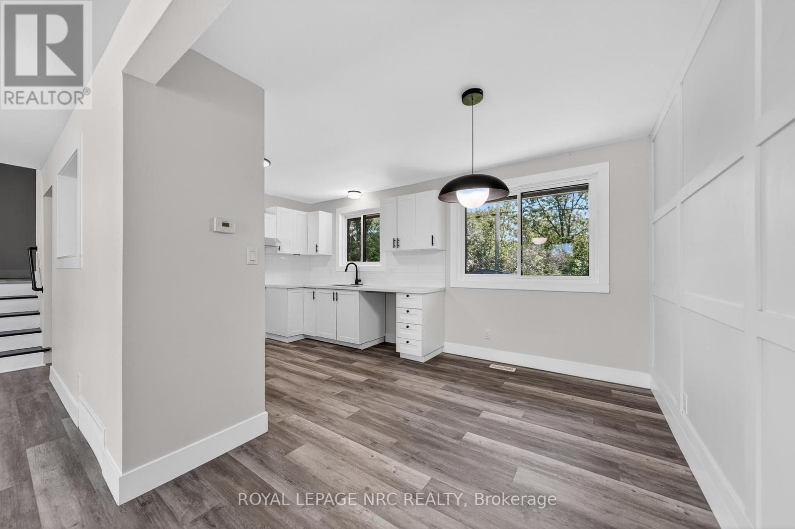 












970 PARKDALE AVENUE

,
Fort Erie (Crescent Park),




Ontario
L2A5B6

