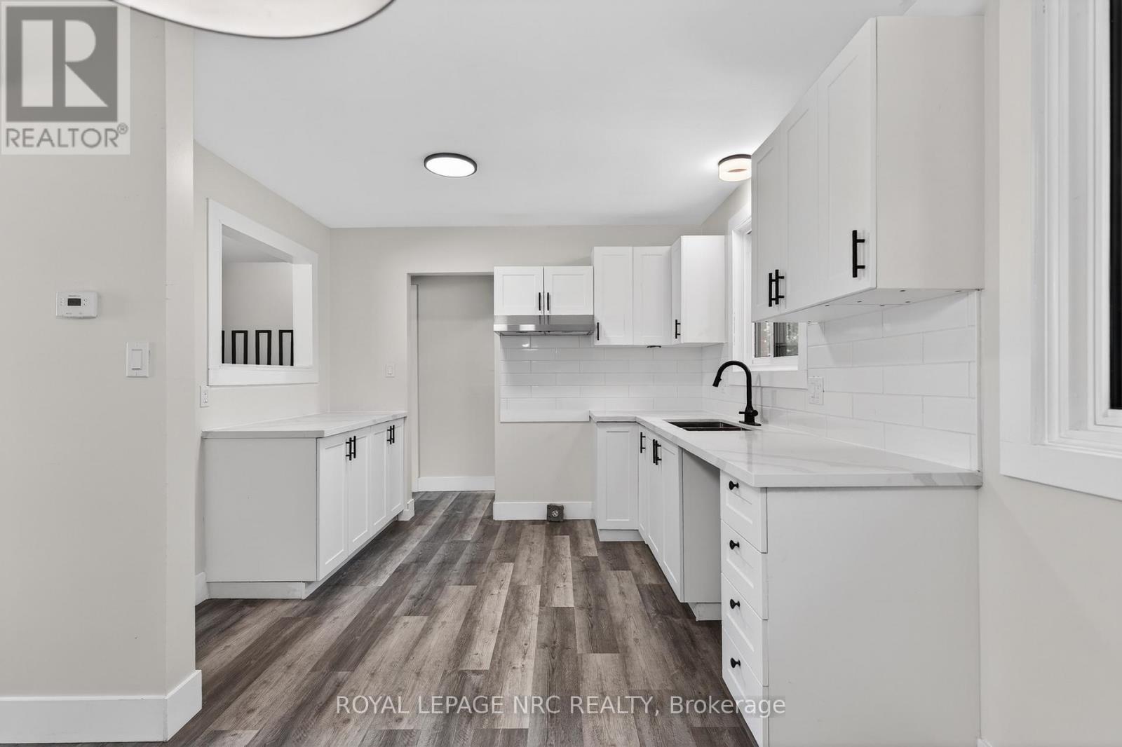 












970 PARKDALE AVENUE

,
Fort Erie (Crescent Park),




Ontario
L2A5B6

