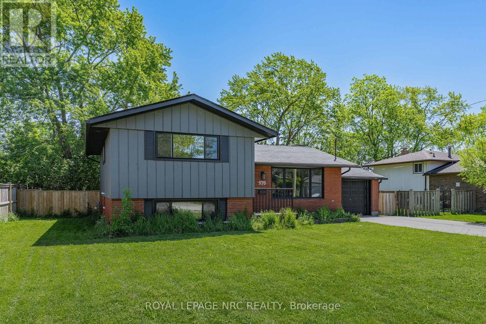 












970 PARKDALE AVENUE

,
Fort Erie (Crescent Park),




Ontario
L2A5B6

