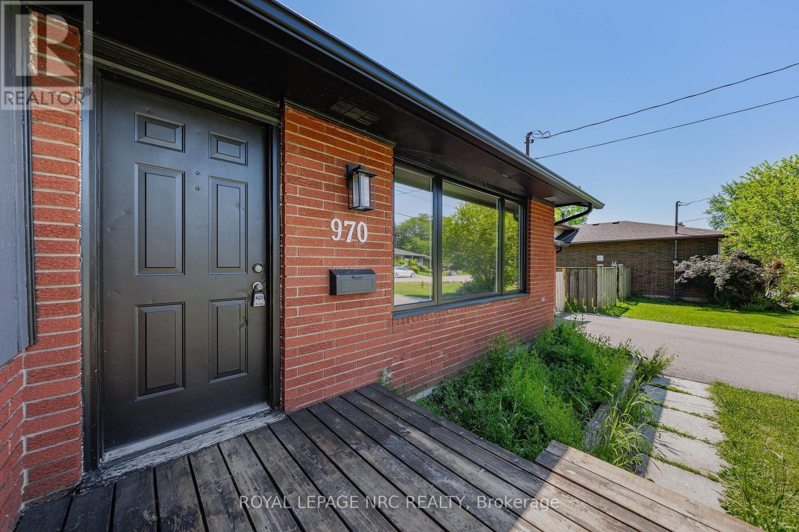 












970 PARKDALE AVENUE

,
Fort Erie (Crescent Park),




Ontario
L2A5B6

