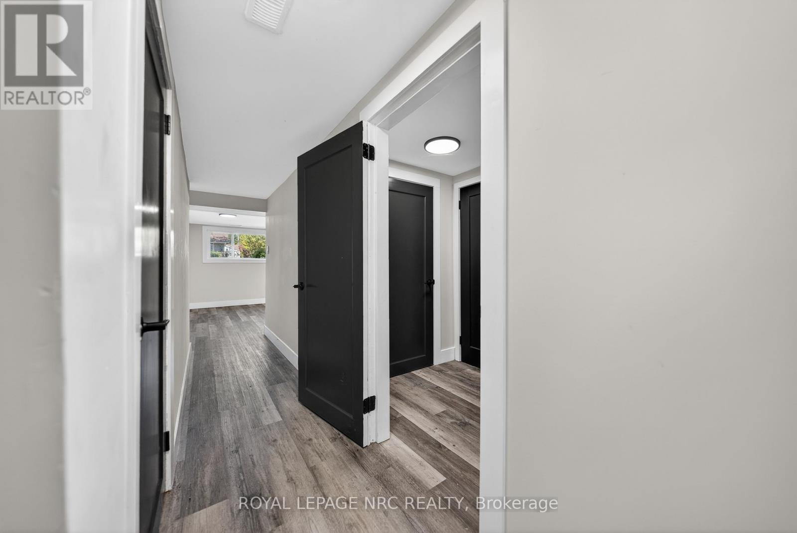 












970 PARKDALE AVENUE

,
Fort Erie (Crescent Park),




Ontario
L2A5B6

