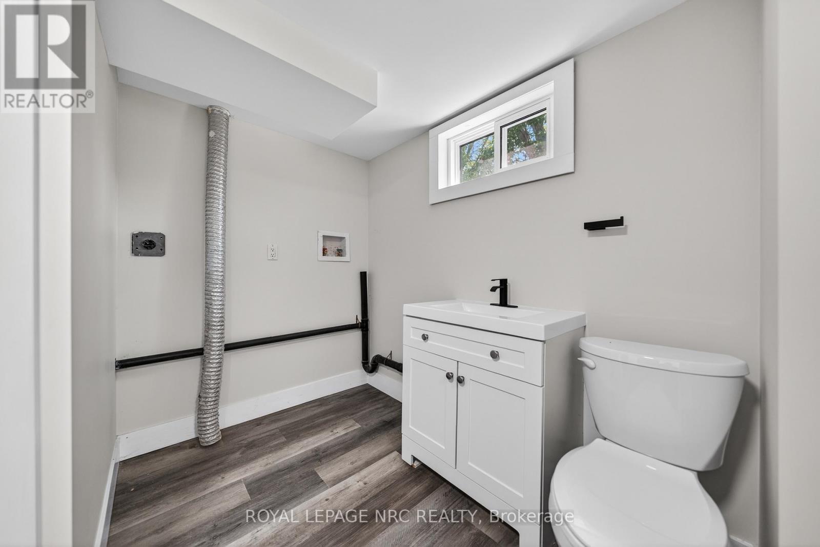 












970 PARKDALE AVENUE

,
Fort Erie (Crescent Park),




Ontario
L2A5B6

