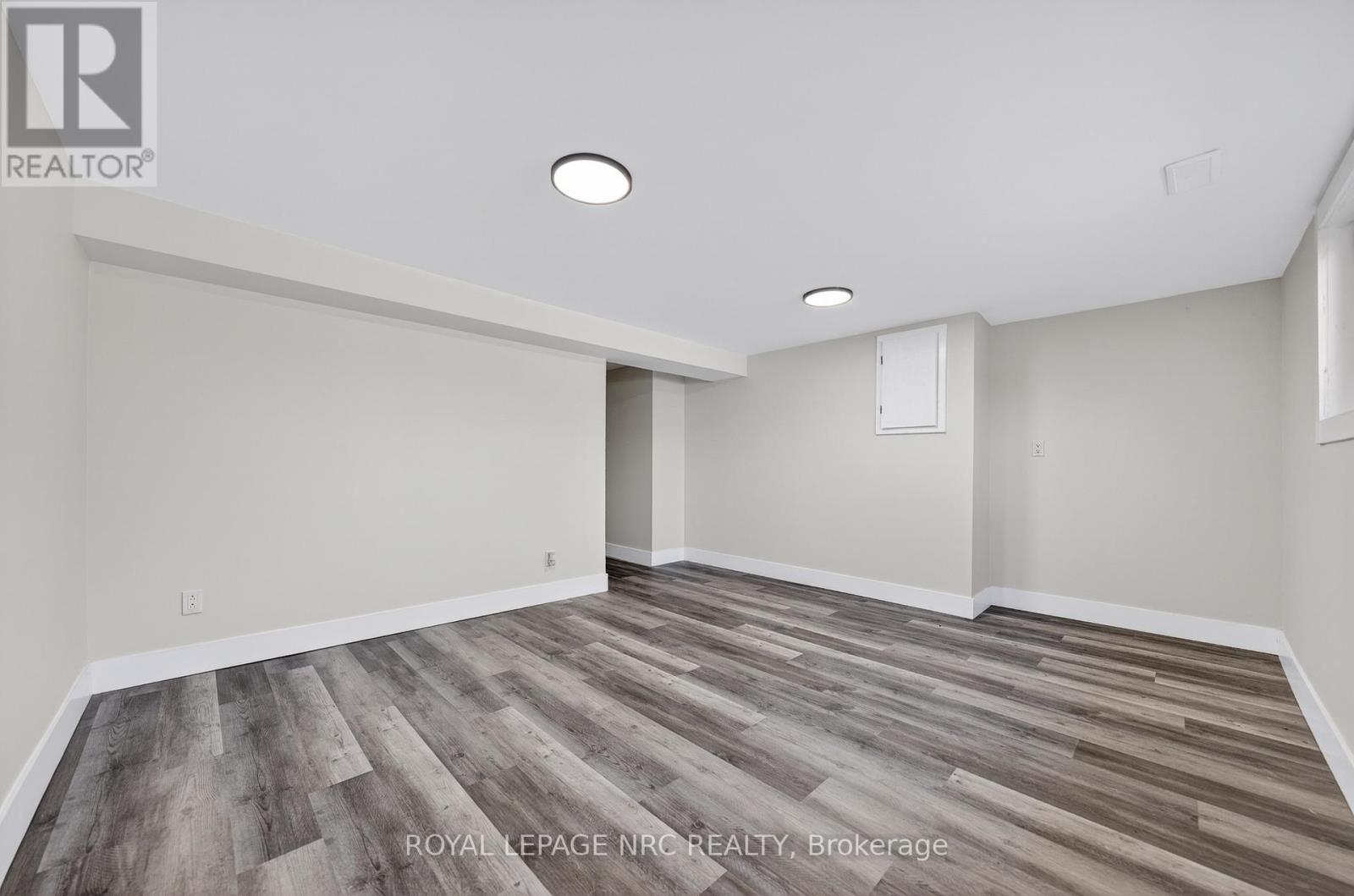 












970 PARKDALE AVENUE

,
Fort Erie (Crescent Park),




Ontario
L2A5B6


