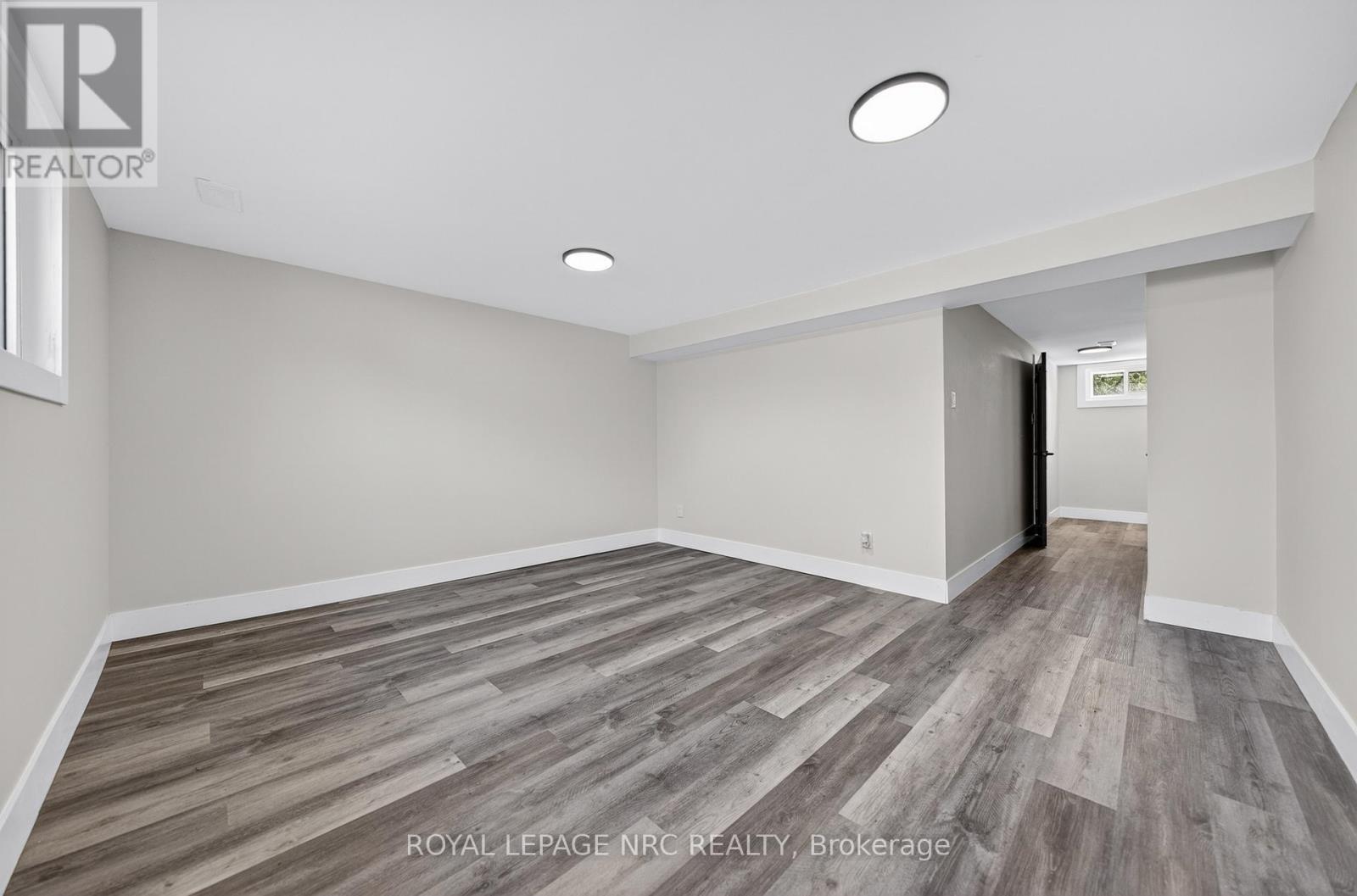 












970 PARKDALE AVENUE

,
Fort Erie (Crescent Park),




Ontario
L2A5B6

