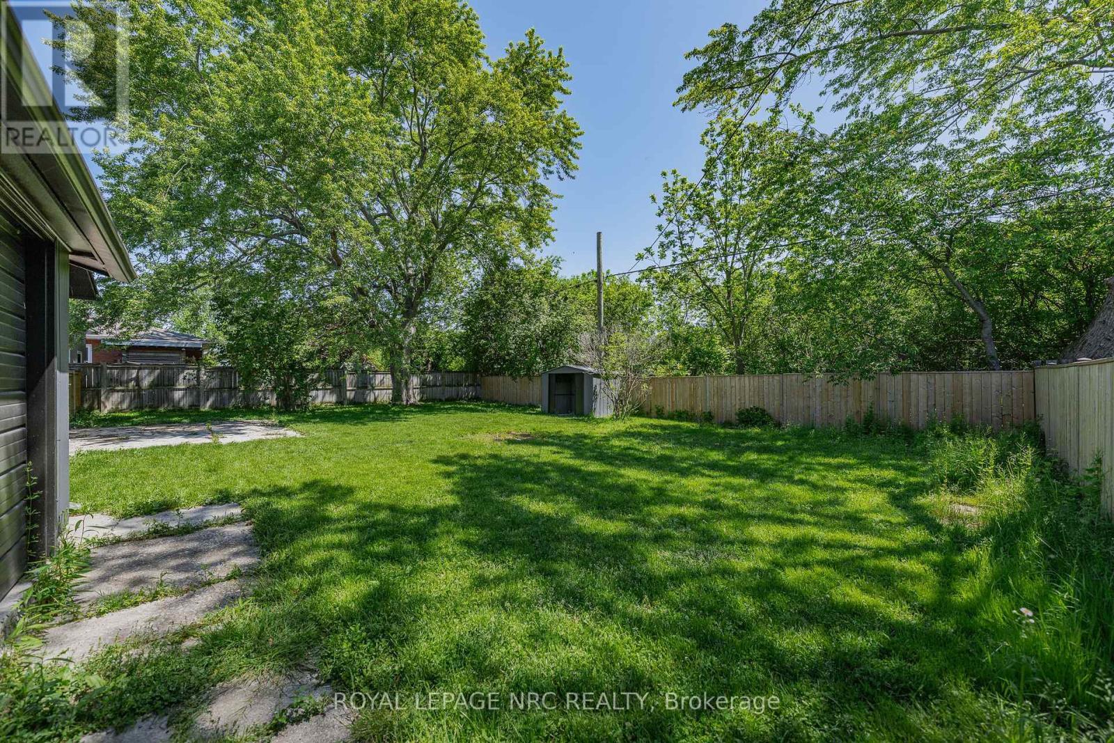 












970 PARKDALE AVENUE

,
Fort Erie (Crescent Park),




Ontario
L2A5B6

