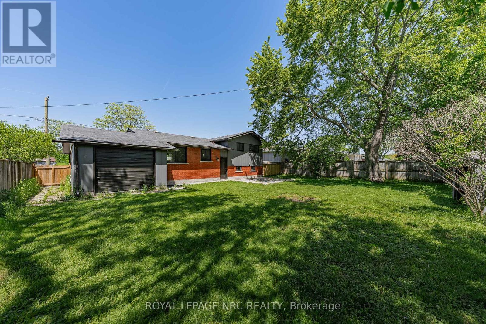 












970 PARKDALE AVENUE

,
Fort Erie (Crescent Park),




Ontario
L2A5B6

