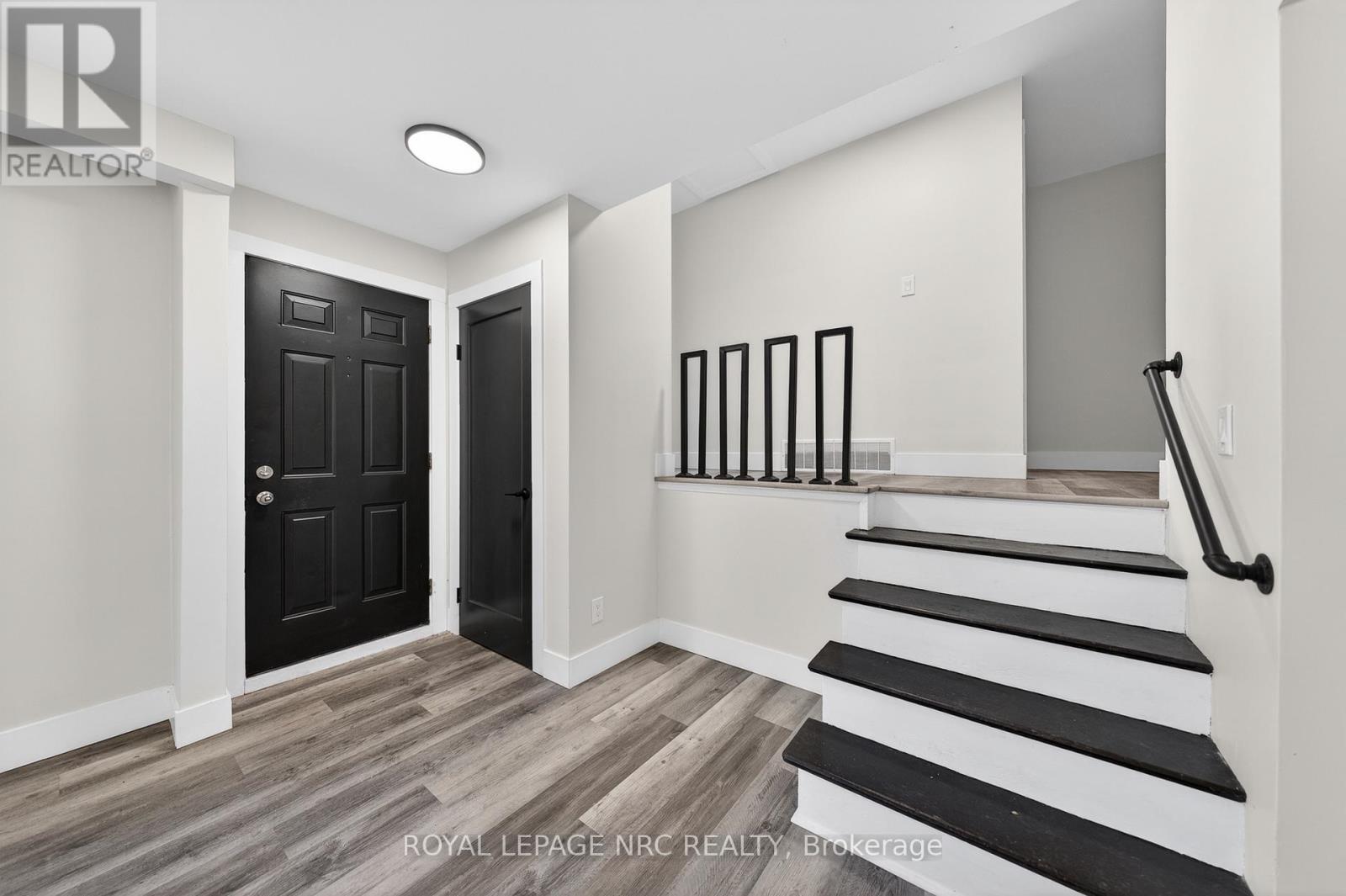 












970 PARKDALE AVENUE

,
Fort Erie (Crescent Park),




Ontario
L2A5B6

