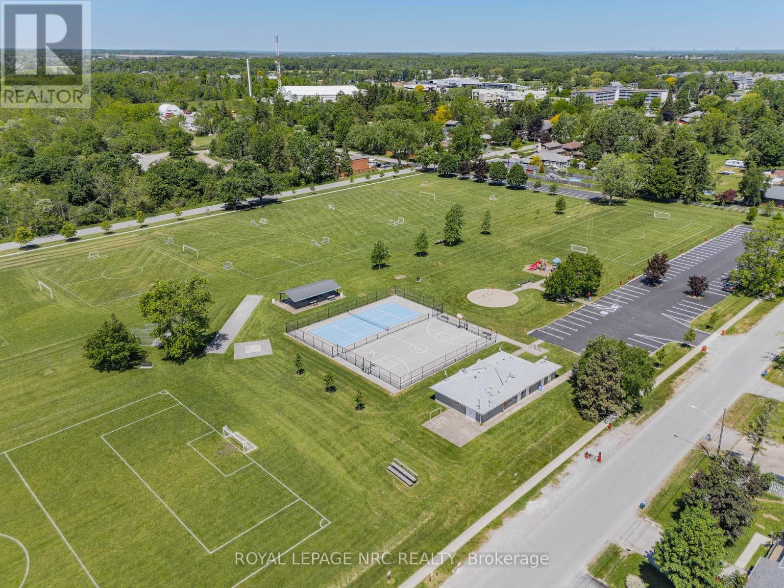 












970 PARKDALE AVENUE

,
Fort Erie (Crescent Park),




Ontario
L2A5B6

