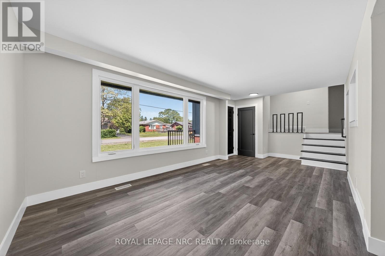 












970 PARKDALE AVENUE

,
Fort Erie (Crescent Park),




Ontario
L2A5B6

