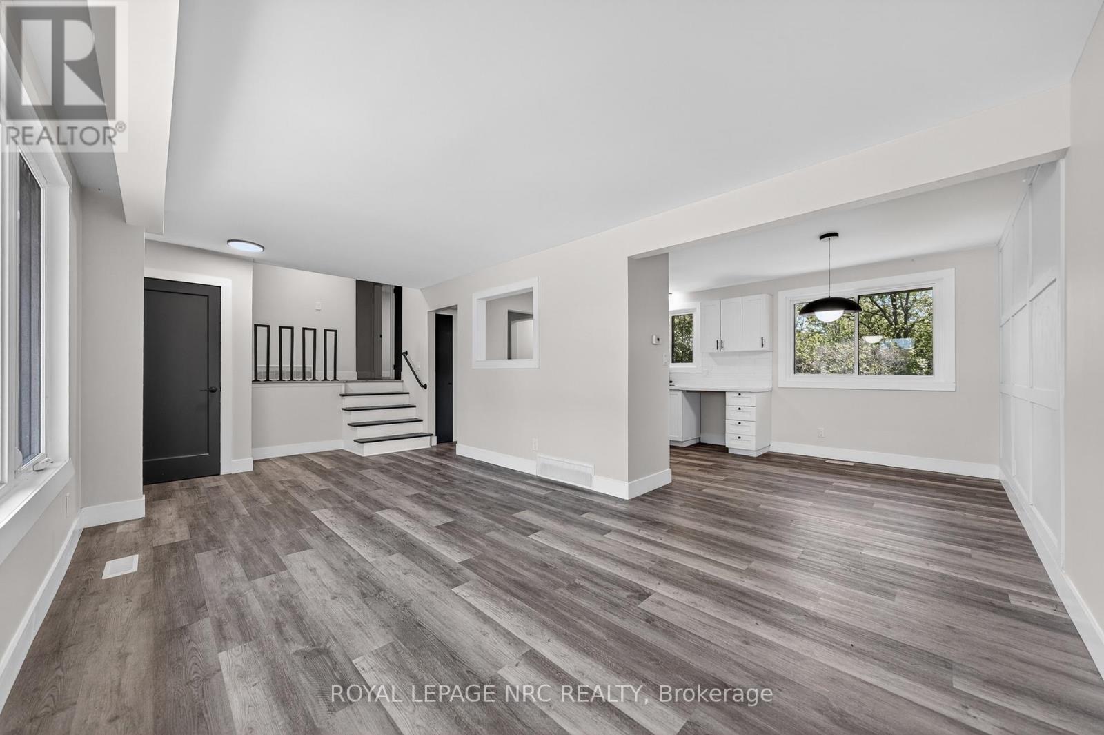 












970 PARKDALE AVENUE

,
Fort Erie (Crescent Park),




Ontario
L2A5B6

