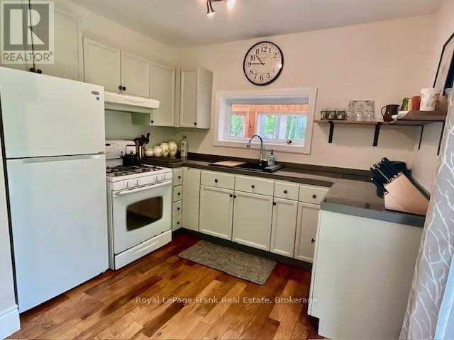 












2848 COUNTY ROAD 36

,
Trent Lakes,




Ontario
K0L1J0

