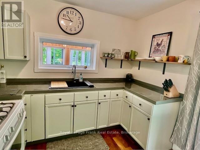 












2848 COUNTY ROAD 36

,
Trent Lakes,




Ontario
K0L1J0


