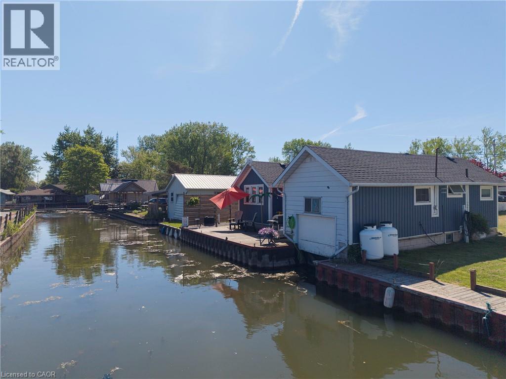












44 ERIE Boulevard

,
Long Point,




Ontario
N0E1M0

