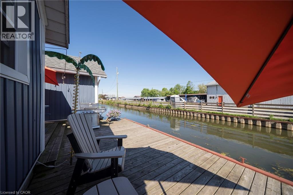 












44 ERIE Boulevard

,
Long Point,




Ontario
N0E1M0

