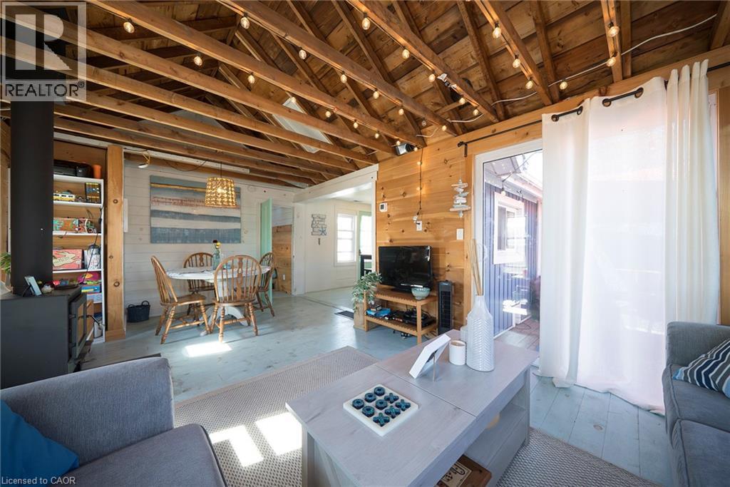 












44 ERIE Boulevard

,
Long Point,




Ontario
N0E1M0

