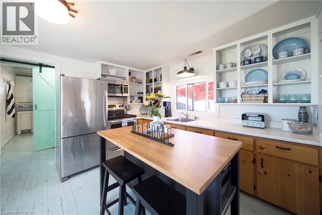 












44 ERIE Boulevard

,
Long Point,




Ontario
N0E1M0

