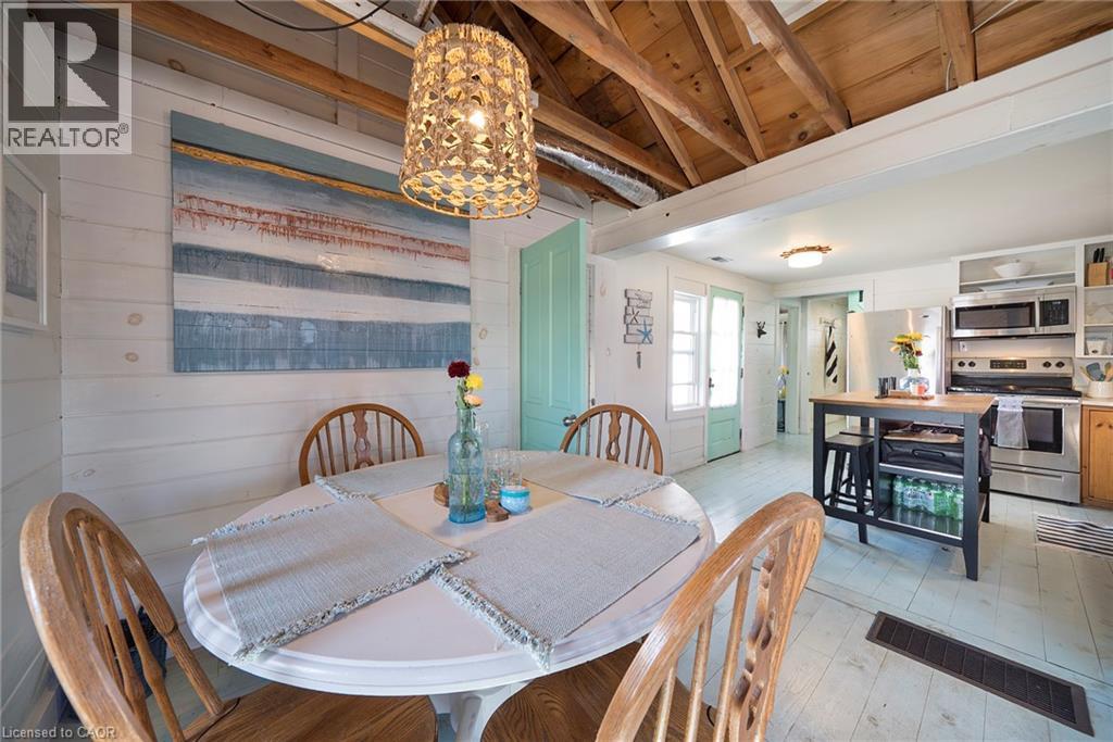 












44 ERIE Boulevard

,
Long Point,




Ontario
N0E1M0

