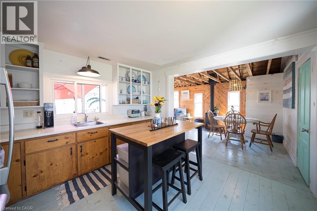 












44 ERIE Boulevard

,
Long Point,




Ontario
N0E1M0

