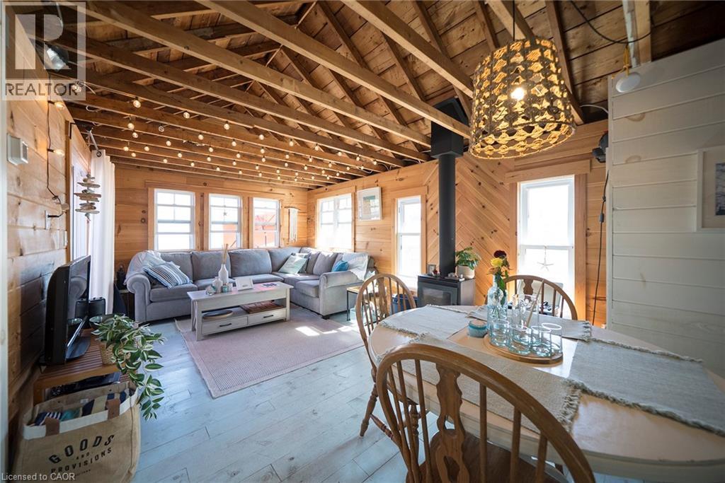 












44 ERIE Boulevard

,
Long Point,




Ontario
N0E1M0

