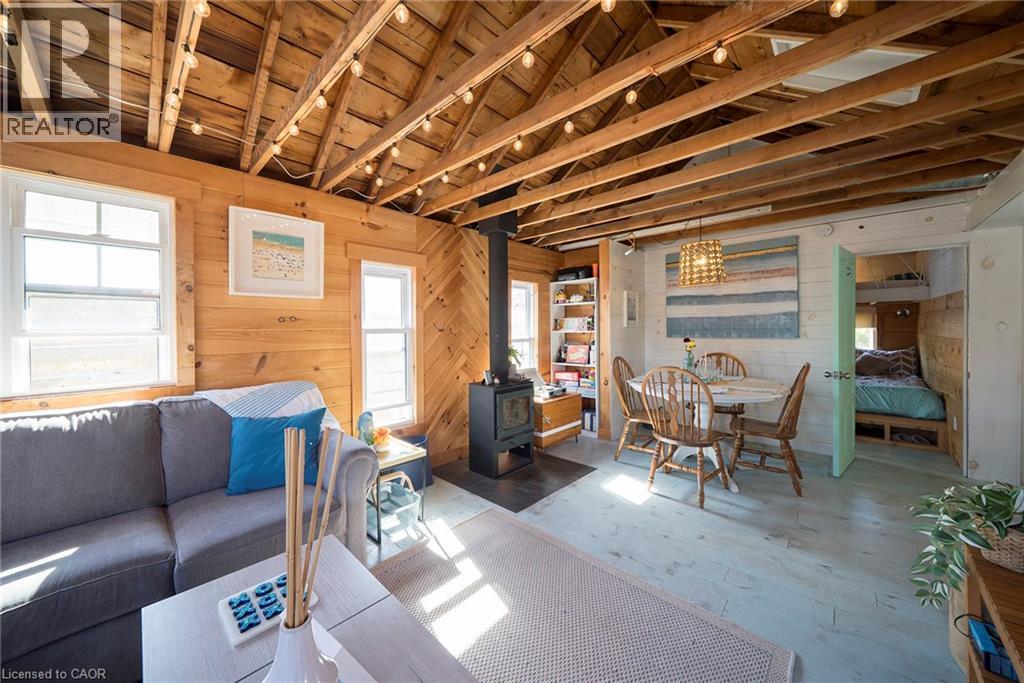 












44 ERIE Boulevard

,
Long Point,




Ontario
N0E1M0

