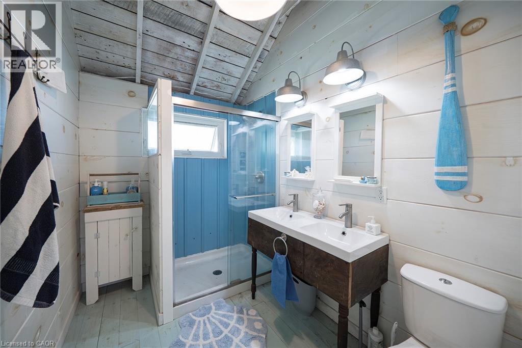 












44 ERIE Boulevard

,
Long Point,




Ontario
N0E1M0

