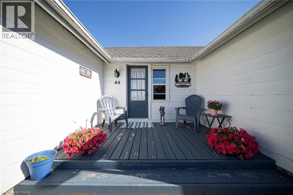












44 ERIE Boulevard

,
Long Point,




Ontario
N0E1M0

