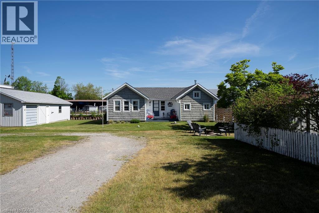 












44 ERIE Boulevard

,
Long Point,




Ontario
N0E1M0

