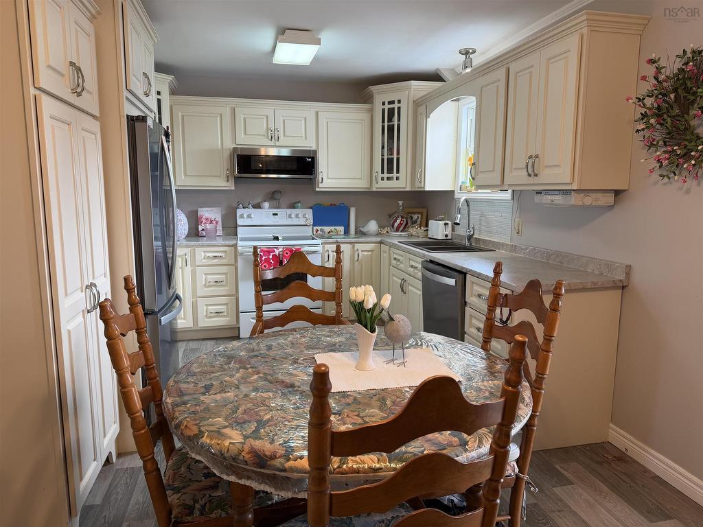 












38 Brite Avenue

,
Bible Hill,




NS
B2N 5R6

