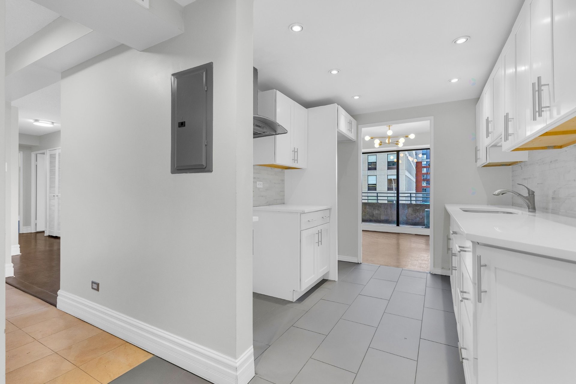 









5790


Av. Rembrandt

, 307,
Côte-Saint-Luc,




QC
H4W2V2

