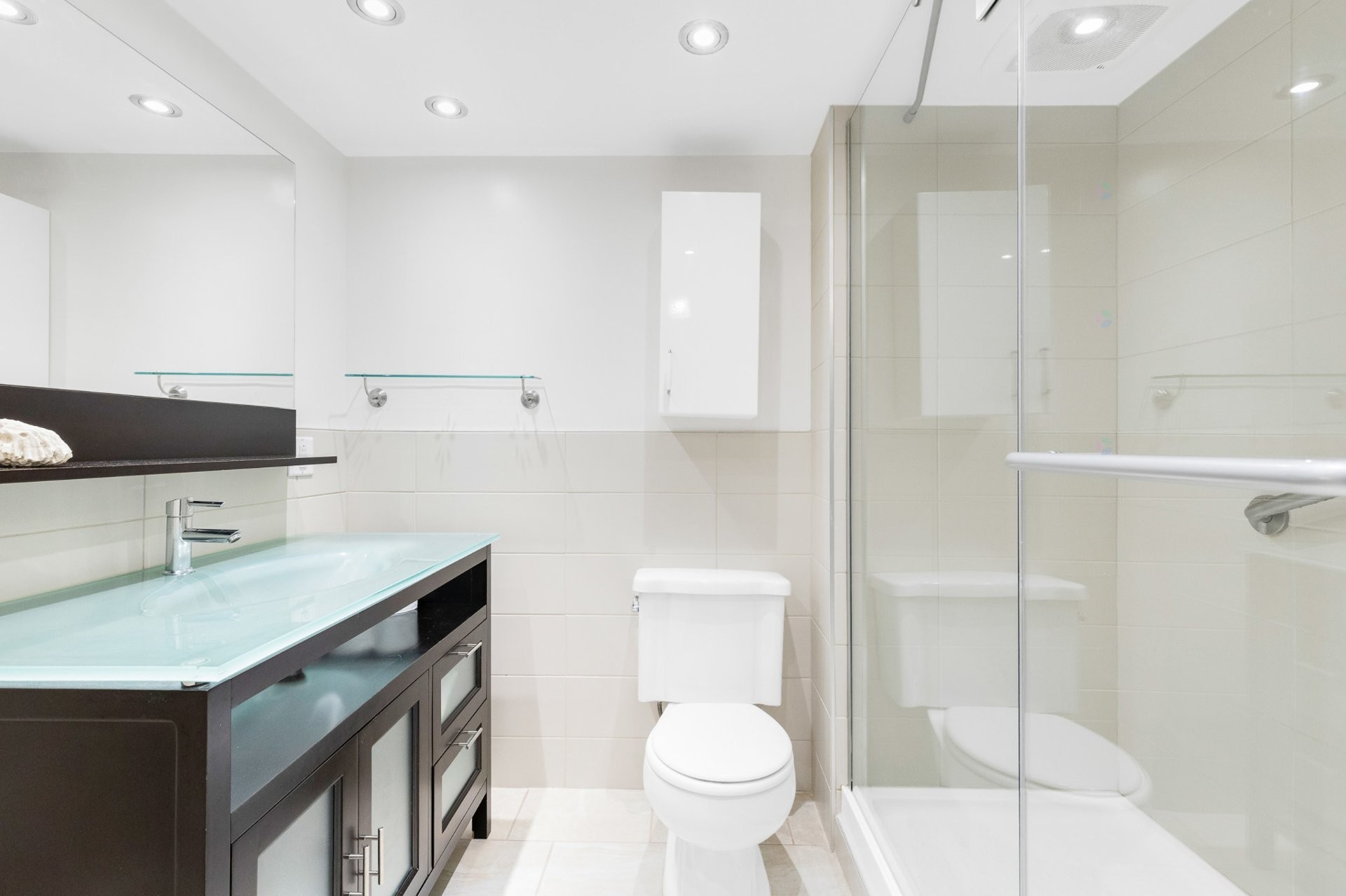 









5790


Av. Rembrandt

, 307,
Côte-Saint-Luc,




QC
H4W2V2

