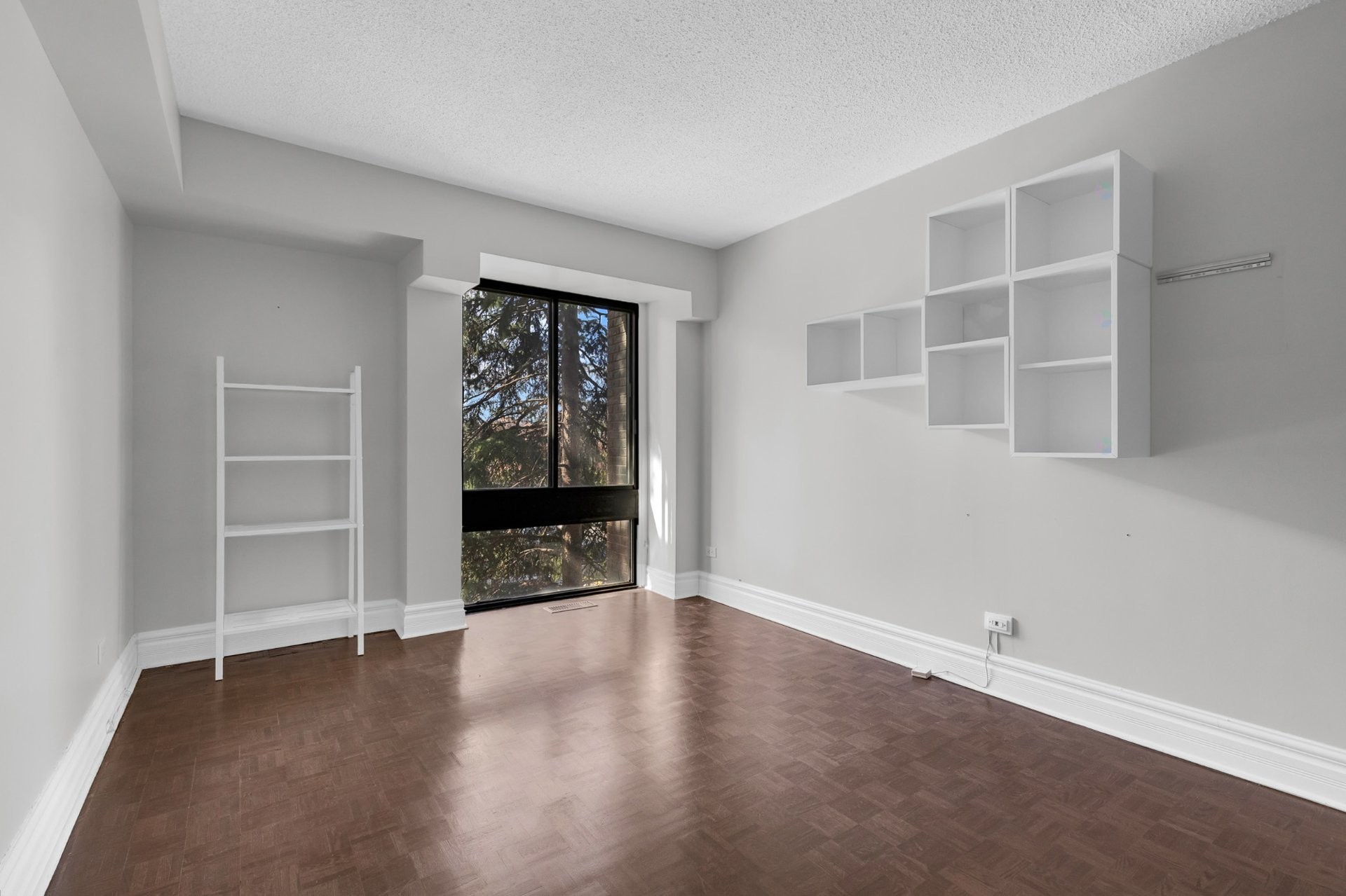 









5790


Av. Rembrandt

, 307,
Côte-Saint-Luc,




QC
H4W2V2

