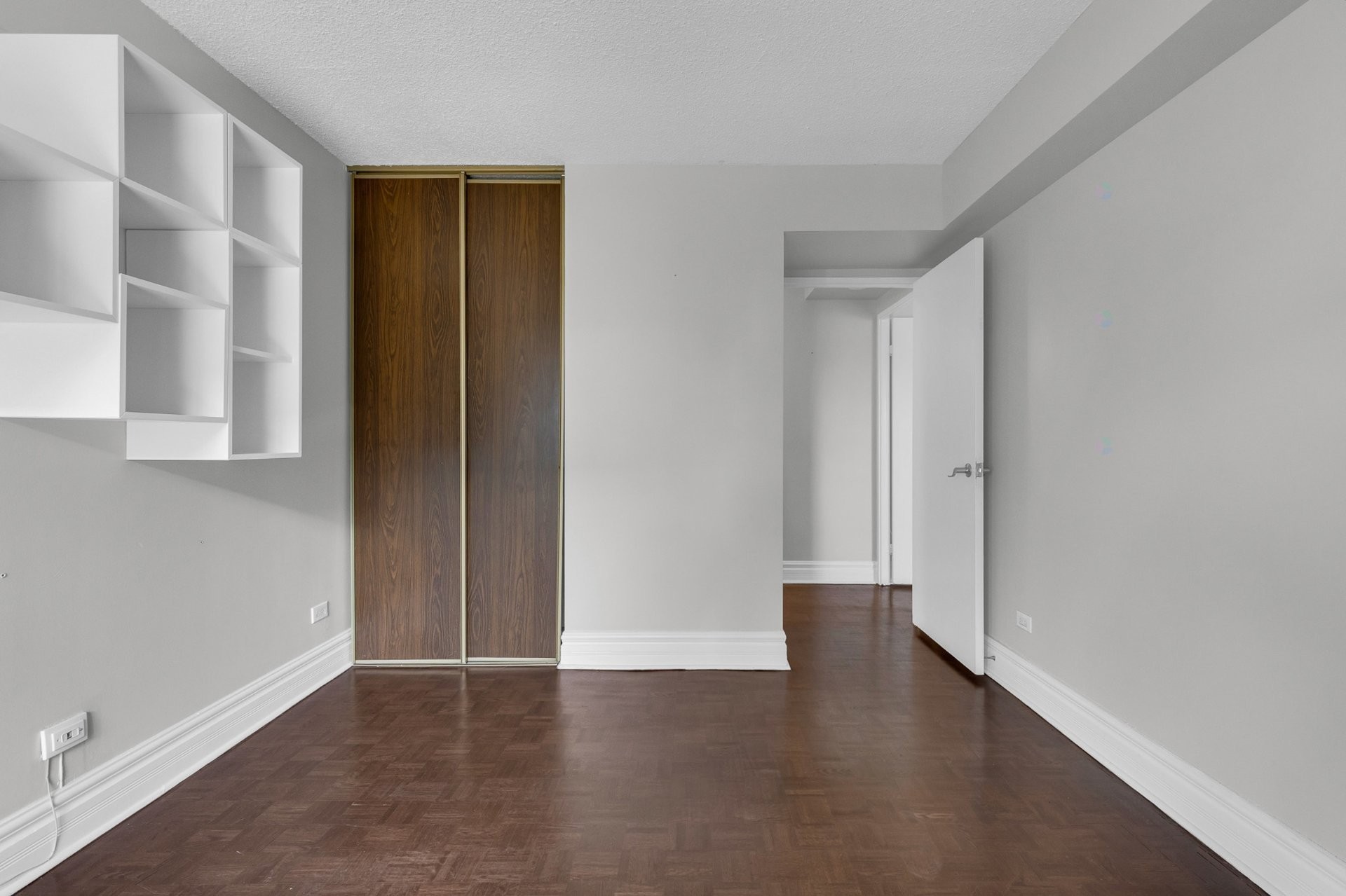 









5790


Av. Rembrandt

, 307,
Côte-Saint-Luc,




QC
H4W2V2

