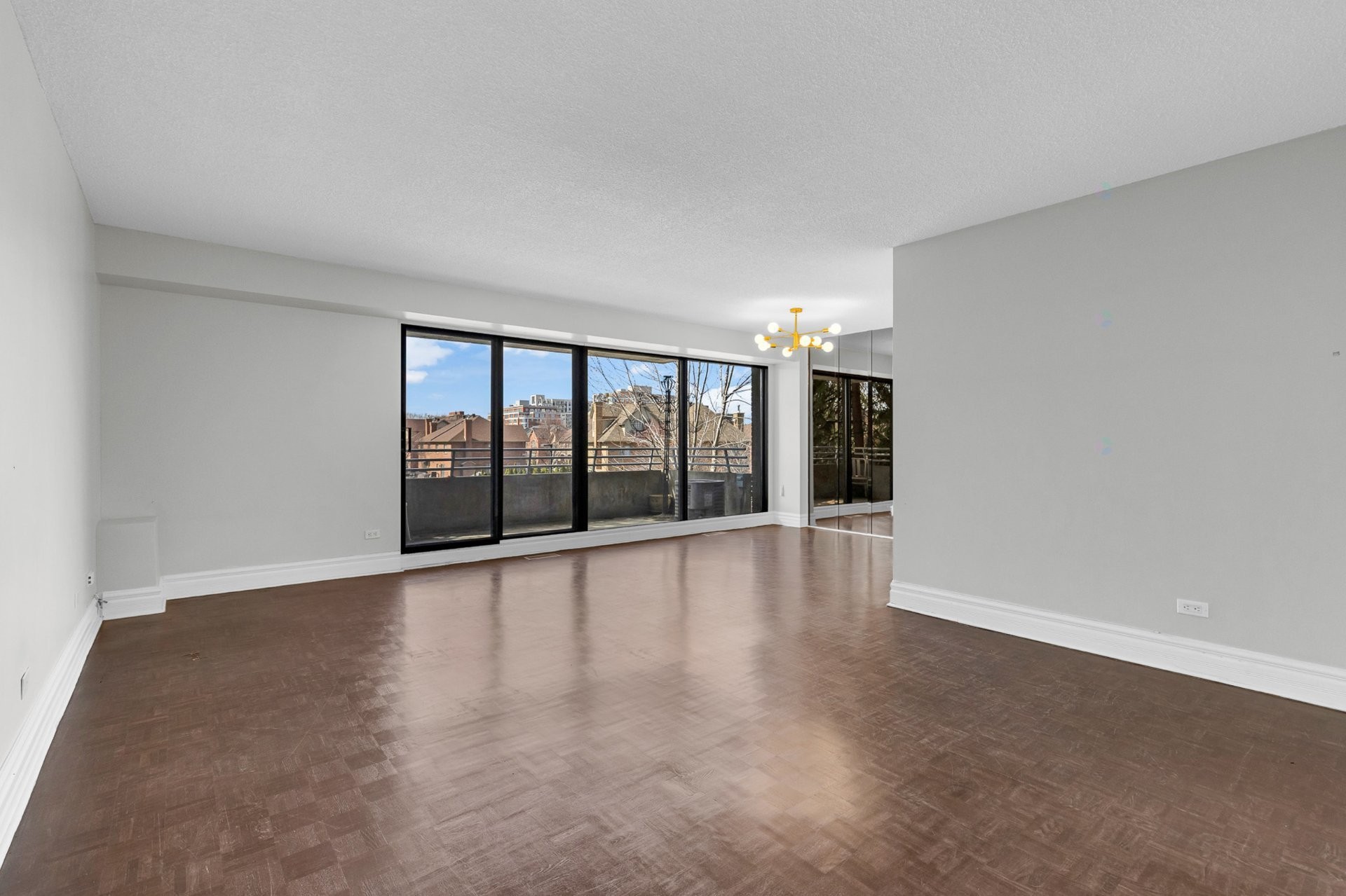 









5790


Av. Rembrandt

, 307,
Côte-Saint-Luc,




QC
H4W2V2

