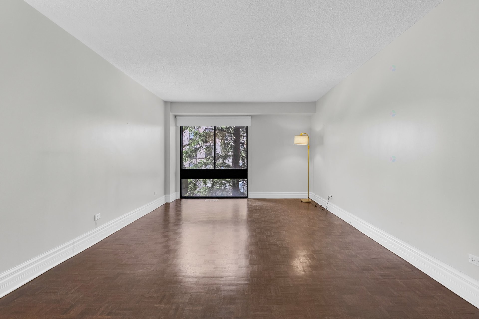 









5790


Av. Rembrandt

, 307,
Côte-Saint-Luc,




QC
H4W2V2

