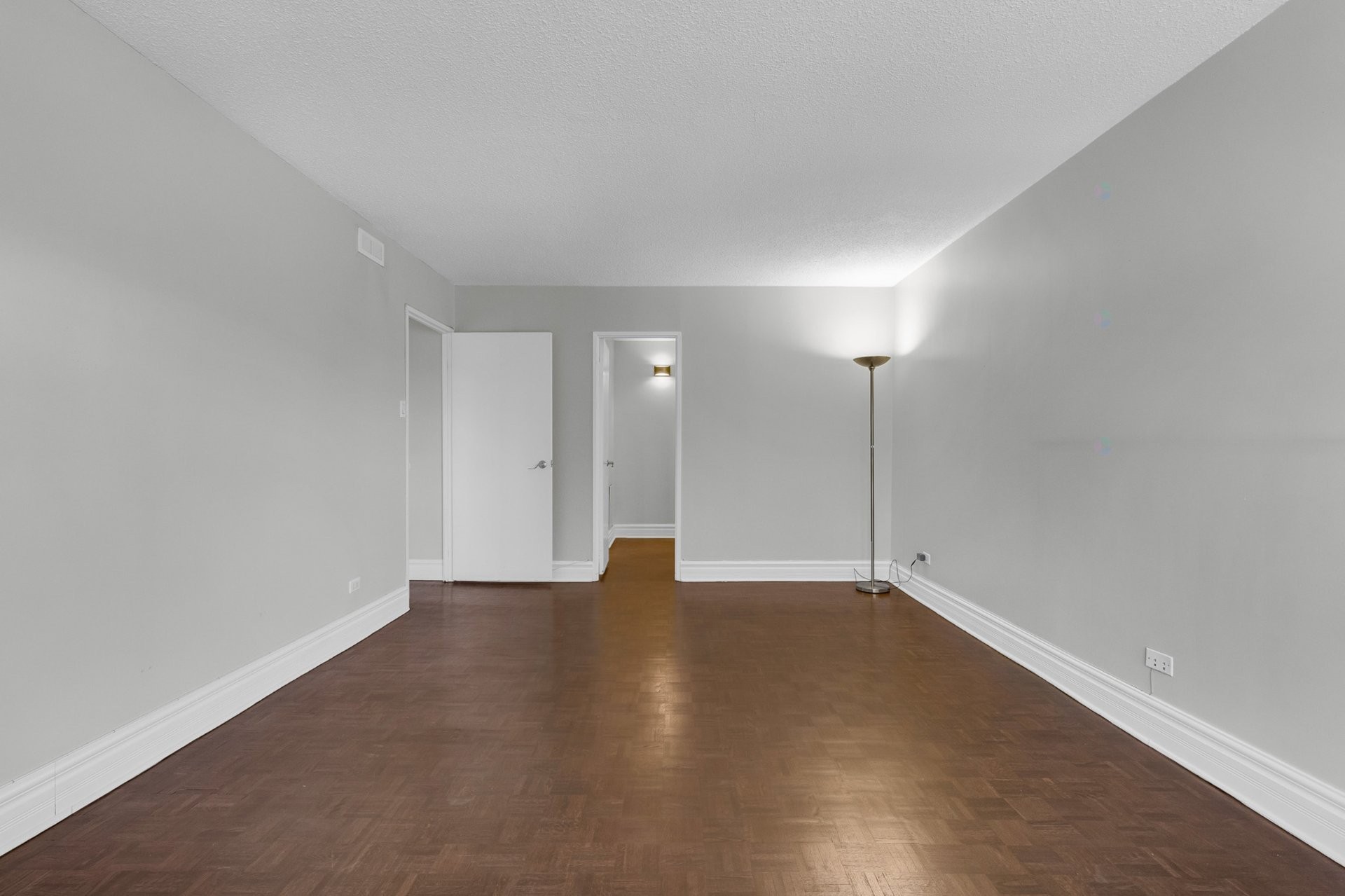 









5790


Av. Rembrandt

, 307,
Côte-Saint-Luc,




QC
H4W2V2

