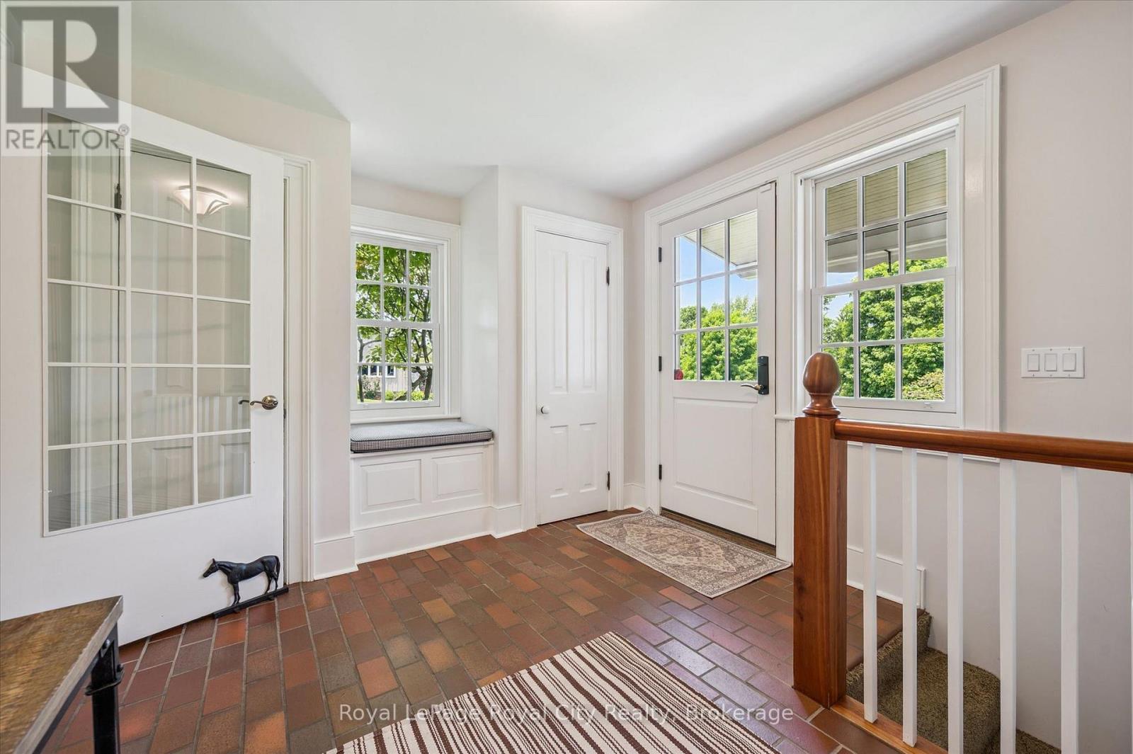 












551 CAMPBELLVILLE ROAD

,
Hamilton,







Ontario
L0P1B0


