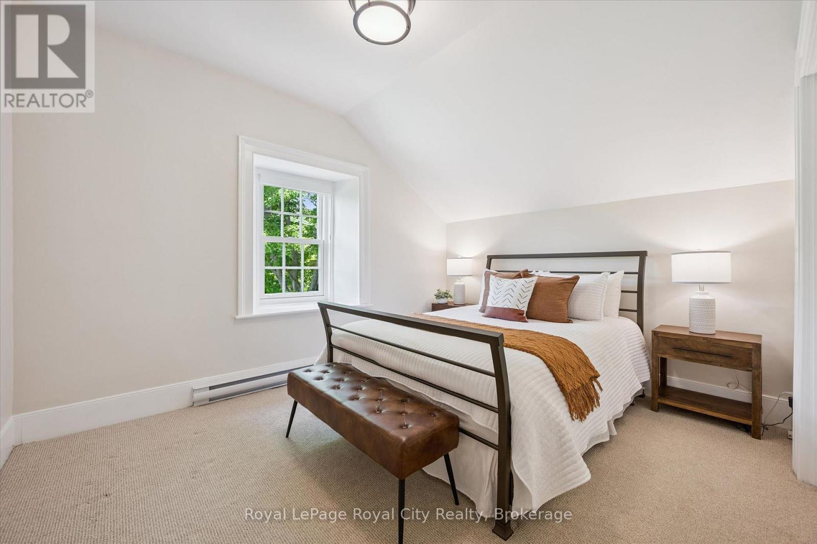 












551 CAMPBELLVILLE ROAD

,
Hamilton,







Ontario
L0P1B0

