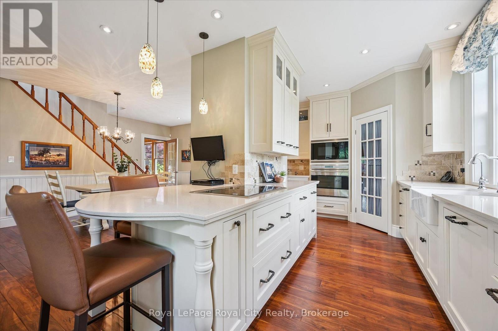 












551 CAMPBELLVILLE ROAD

,
Hamilton,







Ontario
L0P1B0

