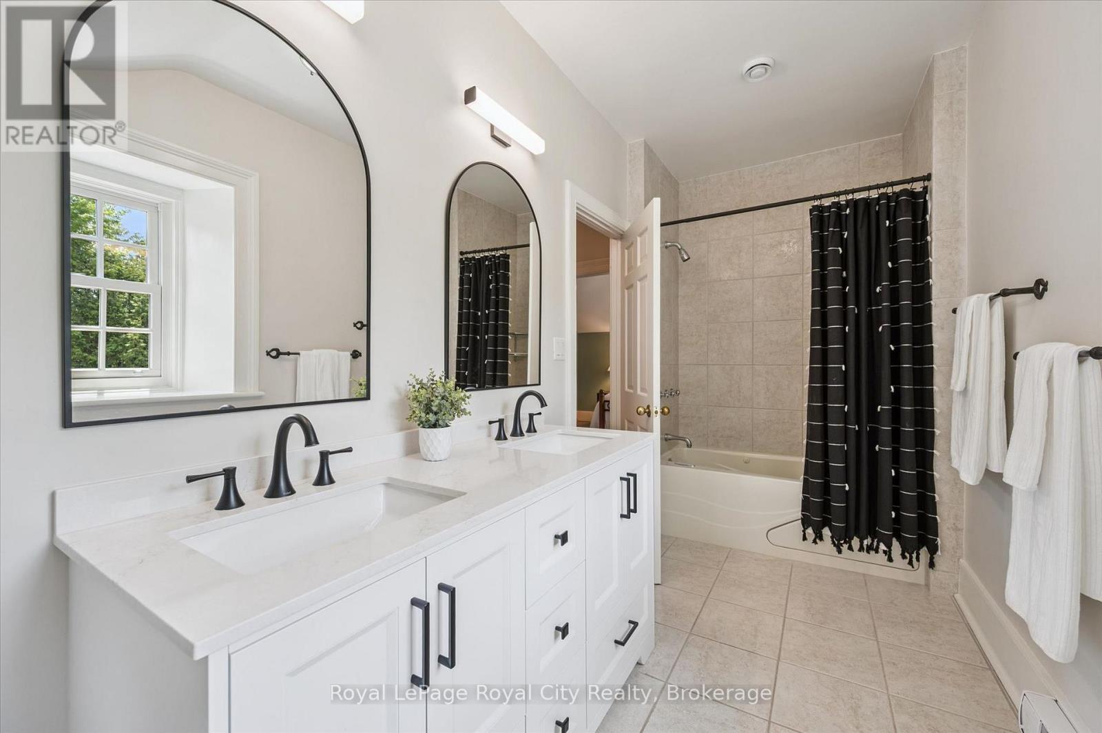












551 CAMPBELLVILLE ROAD

,
Hamilton,







Ontario
L0P1B0

