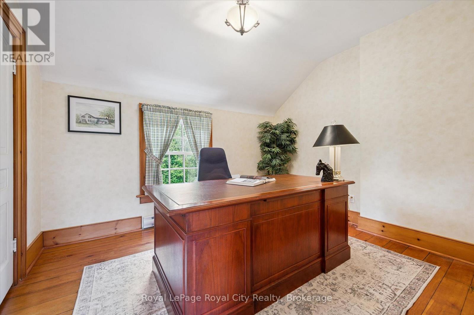 












551 CAMPBELLVILLE ROAD

,
Hamilton,







Ontario
L0P1B0

